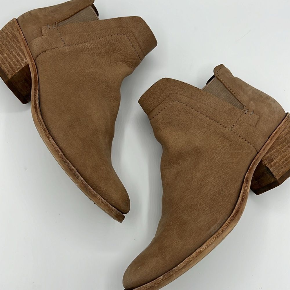 Dolce Vita Leather Ankle Booties Sz 8 A21
